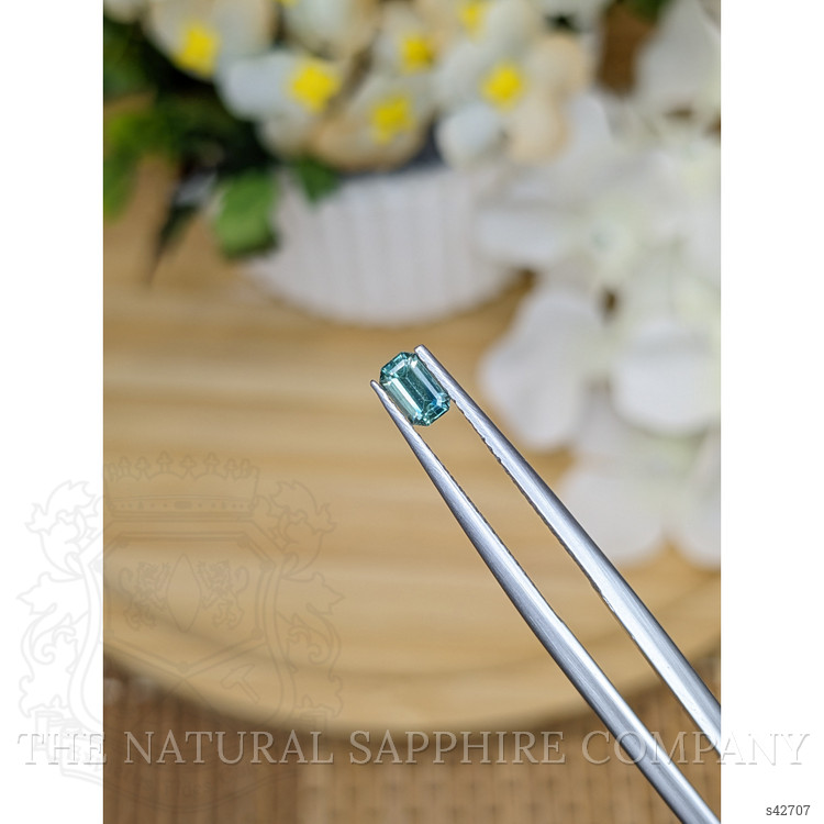 0.40 Ct. Bluish Green Sapphire from Ceylon (Sri Lanka)