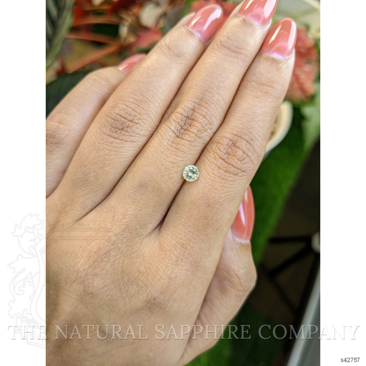 0.44 Ct. Greenish Yellow Sapphire from Ceylon (Sri Lanka)