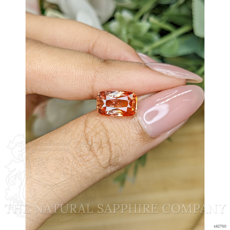 4.02 Ct. Padparadscha Sapphire from Ceylon (Sri Lanka)