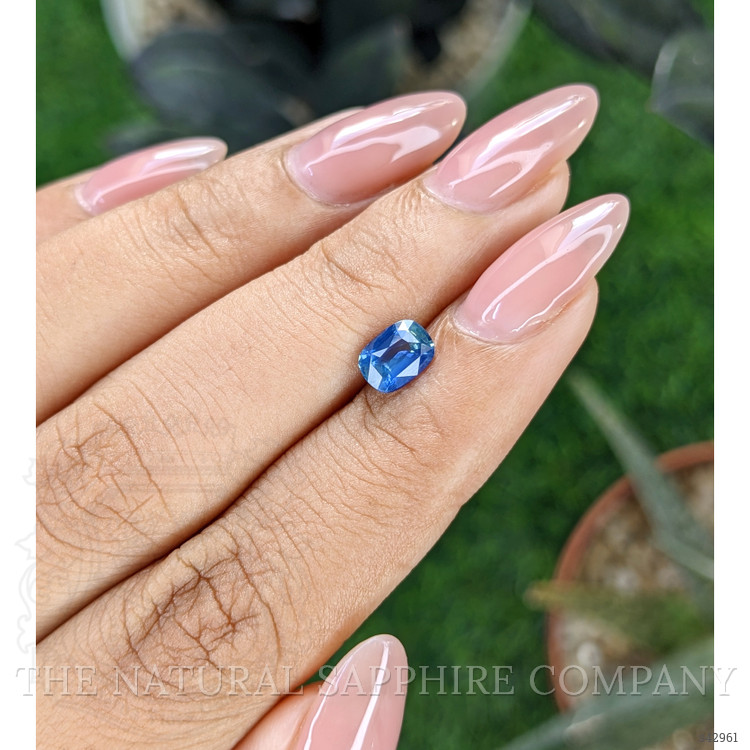 1.01 Ct. Greenish Blue Sapphire from Africa