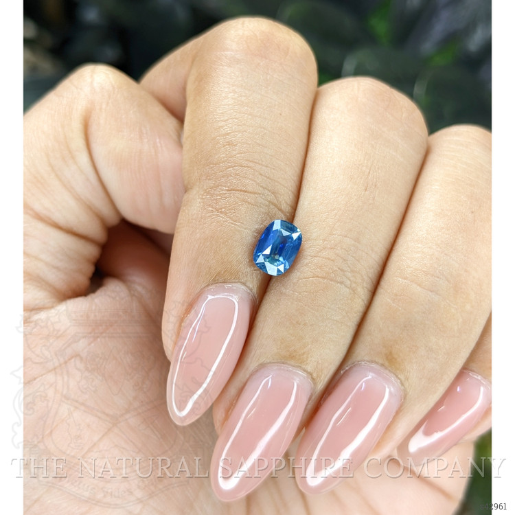 1.01 Ct. Greenish Blue Sapphire from Africa