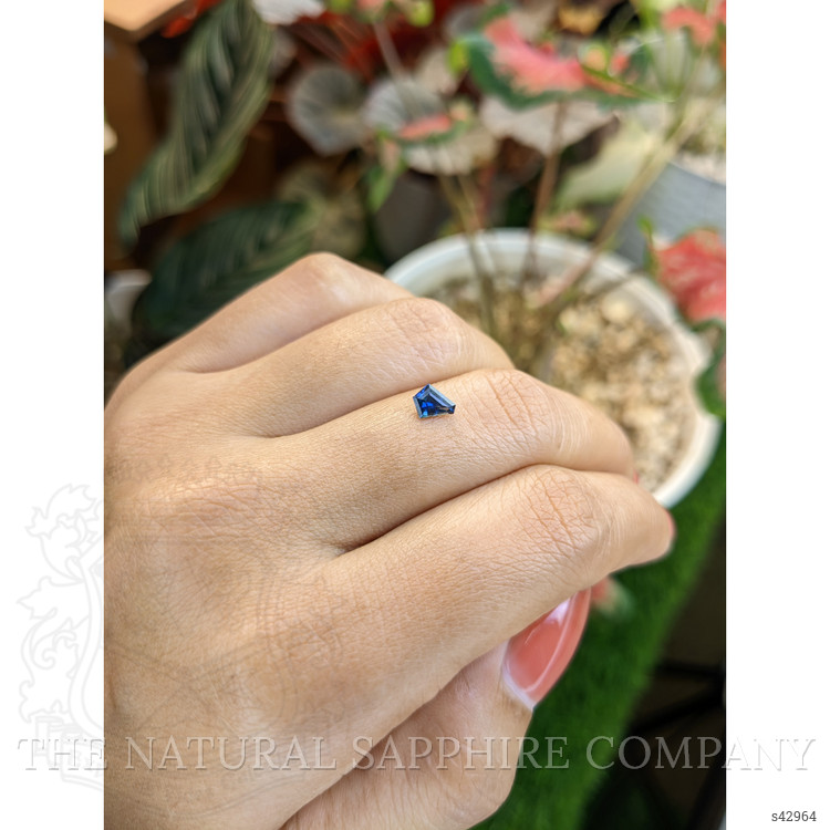 0.45 Ct. Greenish Blue Sapphire from Ceylon (Sri Lanka)