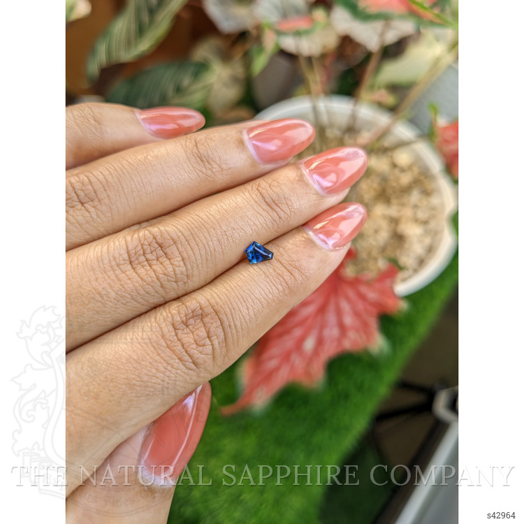 0.45 Ct. Greenish Blue Sapphire from Ceylon (Sri Lanka)