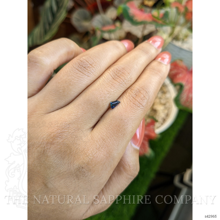 0.40 Ct. Greenish Blue Sapphire from Ceylon (Sri Lanka)