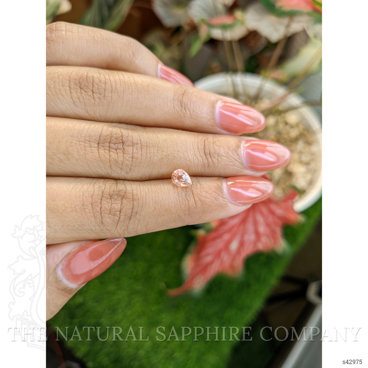 1.00 Ct. Padparadscha Sapphire from Ceylon (Sri Lanka)