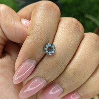 1.00 Ct. Bi Color / Parti Sapphire from Ceylon (Sri Lanka) Life Style