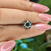 1.55 Ct. Yellowish Green Sapphire from Australia Life Style
