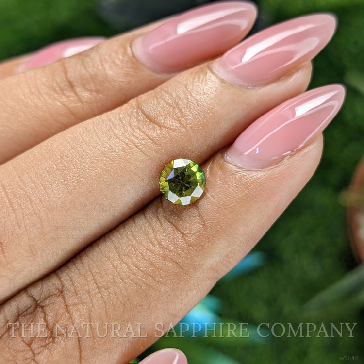 1.05 Ct. Greenish Yellow Sapphire from Australia