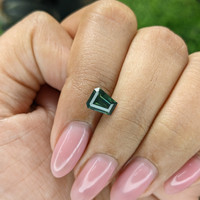 1.26 Ct. Yellowish Green Sapphire from Australia Life Style
