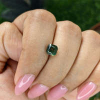 1.54 Ct. Yellowish Green Sapphire from Australia Life Style