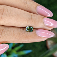 0.99 Ct. Yellowish Green Sapphire from Australia Life Style