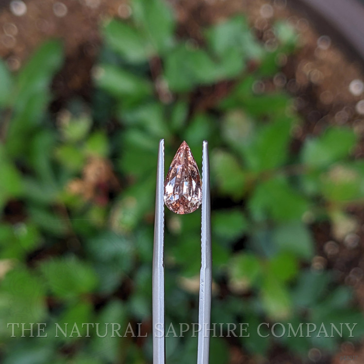 1.72 Ct. Padparadscha Sapphire from Ceylon (Sri Lanka)