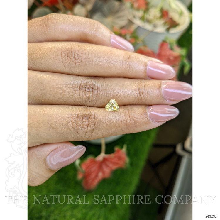 1.11 Ct. Yellow Sapphire from Ceylon (Sri Lanka)