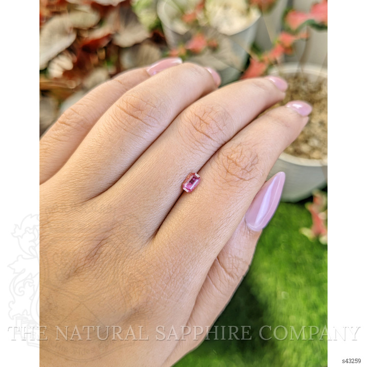 0.67 Ct. Pink Sapphire from Ceylon (Sri Lanka)
