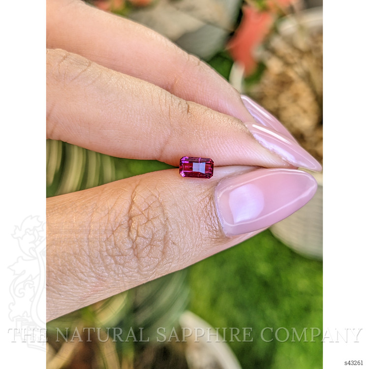 0.61 Ct. Reddish Pink Sapphire from Ceylon (Sri Lanka)