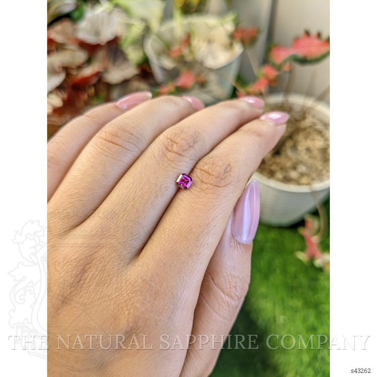 0.48 Ct. Purplish Pink Sapphire from Ceylon (Sri Lanka)