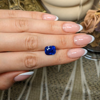 7.32 Ct. Blue Sapphire from Ceylon (Sri Lanka) Life Style