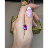 5.01 Ct. Pink Sapphire from Mozambique Life Style