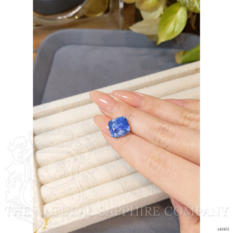 10.21 Ct. Purplish Blue Sapphire from Ceylon (Sri Lanka)