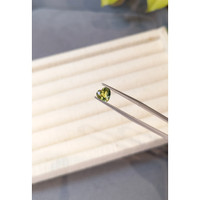 1.07 Ct. Bi Color / Parti Sapphire from Madagascar Life Style