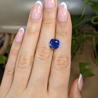 5.03 Ct. Blue Sapphire from Ceylon (Sri Lanka) Life Style