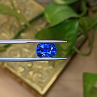 3.67 Ct. Blue Sapphire from Ceylon (Sri Lanka) Life Style