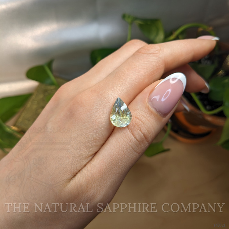 7.65 Ct. Bi Color / Parti Sapphire from Ceylon (Sri Lanka)