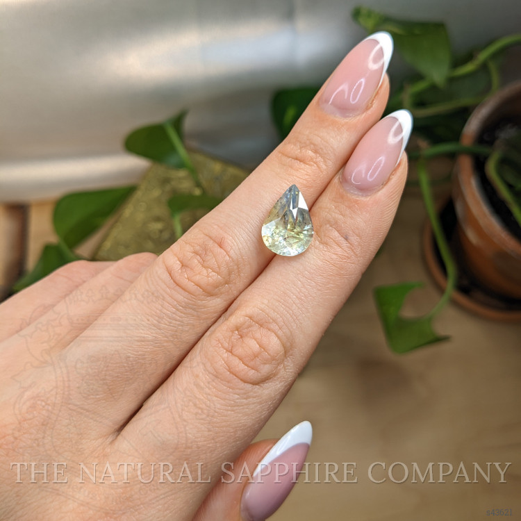 7.65 Ct. Bi Color / Parti Sapphire from Ceylon (Sri Lanka)