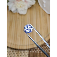 5.69 Ct. Blue Sapphire from Ceylon (Sri Lanka) Life Style