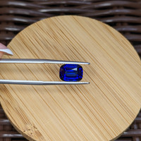 4.17 Ct. Blue Sapphire from Ceylon (Sri Lanka) Life Style