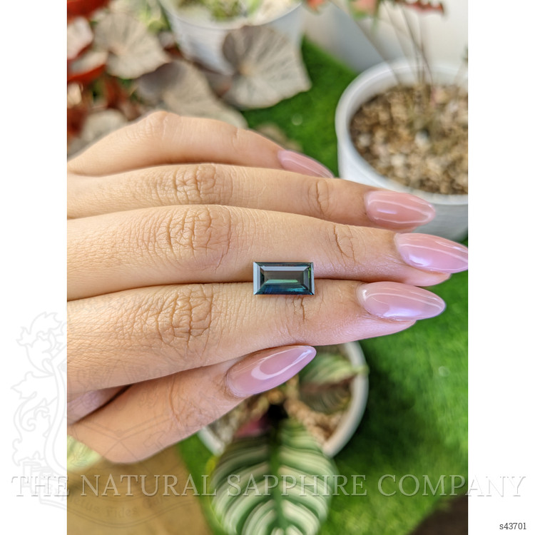 2.75 Ct. Greenish Blue Sapphire from Ceylon (Sri Lanka)