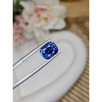 4.31 Ct. Blue Sapphire from Ceylon (Sri Lanka) Life Style