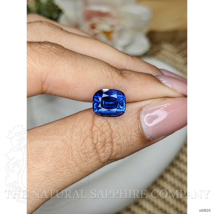 4.31 Ct. Blue Sapphire from Ceylon (Sri Lanka)