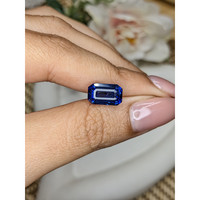 5.00 Ct. Blue Sapphire from Ceylon (Sri Lanka) Life Style