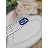 5.00 Ct. Blue Sapphire from Ceylon (Sri Lanka) Life Style