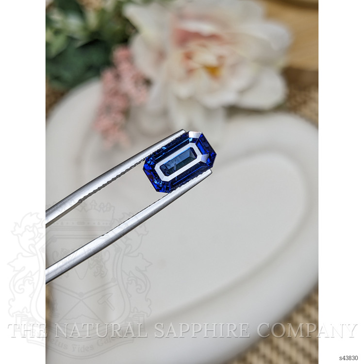 5.00 Ct. Blue Sapphire from Ceylon (Sri Lanka)