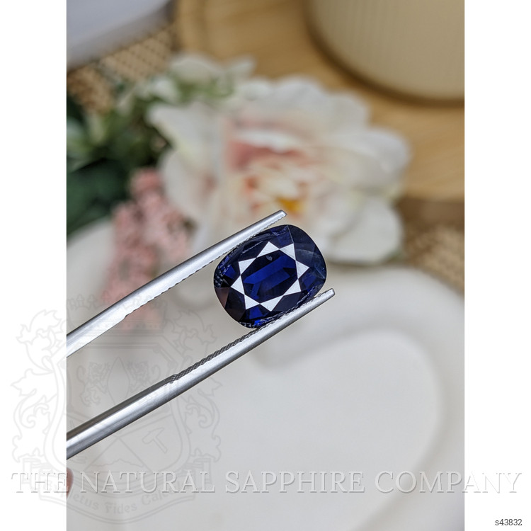 5.60 Ct. Blue Sapphire from Ceylon (Sri Lanka)