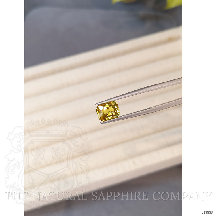 3.03 Ct. Yellow Sapphire from Ceylon (Sri Lanka)