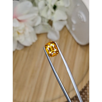 5.12 Ct. Yellowish Orange Sapphire from Ceylon (Sri Lanka) Life Style