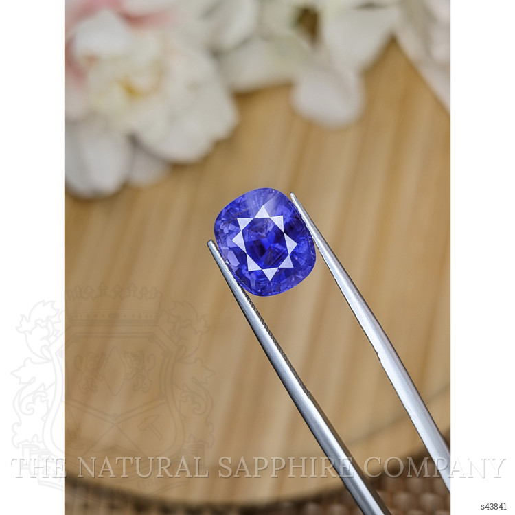 6.88 Ct. Violet Sapphire from Ceylon (Sri Lanka)