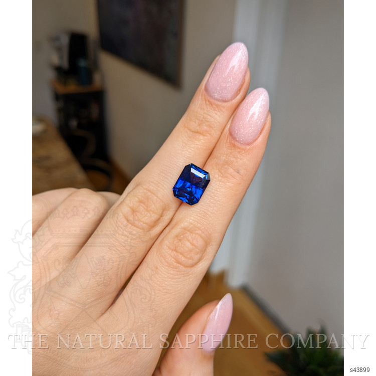 6.63 Ct. Blue Sapphire from Ceylon (Sri Lanka)
