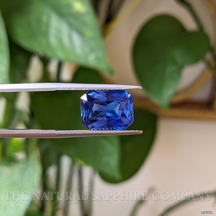 4.97 Ct. Blue Sapphire from Ceylon (Sri Lanka)