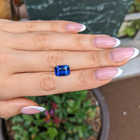 5.29 Ct. Blue Sapphire from Madagascar Life Style