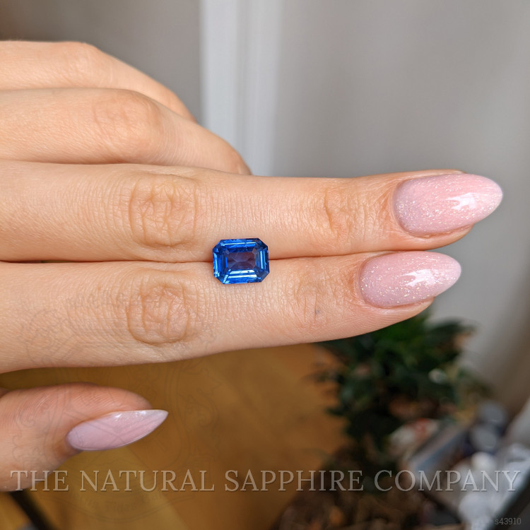 4.07 Ct. Blue Sapphire from Ceylon (Sri Lanka)
