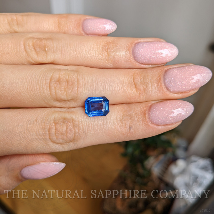 4.07 Ct. Blue Sapphire from Ceylon (Sri Lanka)