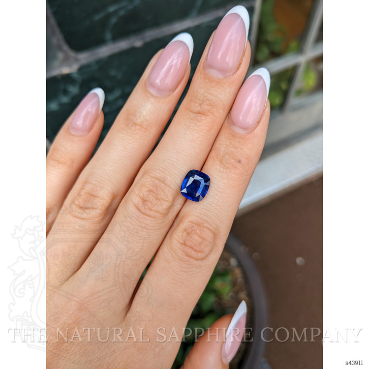 4.01 Ct. Blue Sapphire from Ceylon (Sri Lanka)