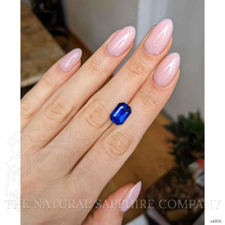 5.65 Ct. Blue Sapphire from Ceylon (Sri Lanka)