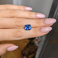 6.01 Ct. Blue Sapphire from Ceylon (Sri Lanka) Life Style