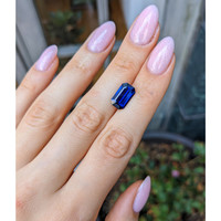 4.34 Ct. Blue Sapphire from Ceylon (Sri Lanka) Life Style