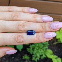 4.34 Ct. Blue Sapphire from Ceylon (Sri Lanka) Life Style